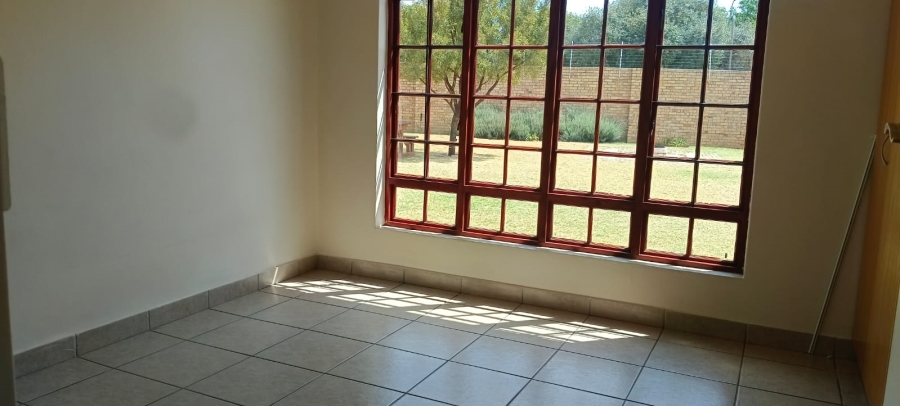 To Let 3 Bedroom Property for Rent in Flamwood North West